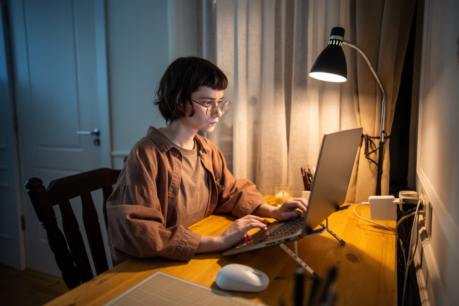 The Thank You Email After an Interview: Timing and Templates