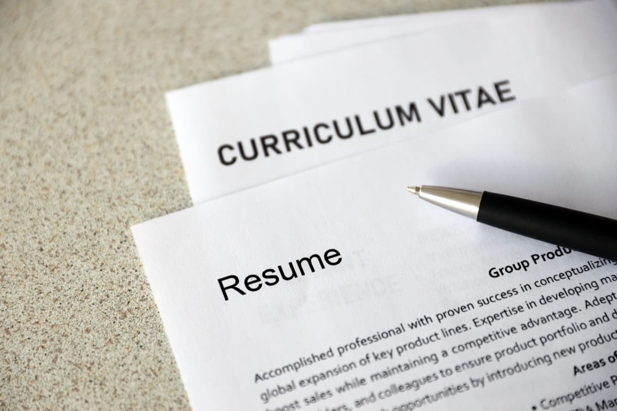 CV vs. Resume: Der Unterschied erklärt – für Bewerbungen in Großbritannien